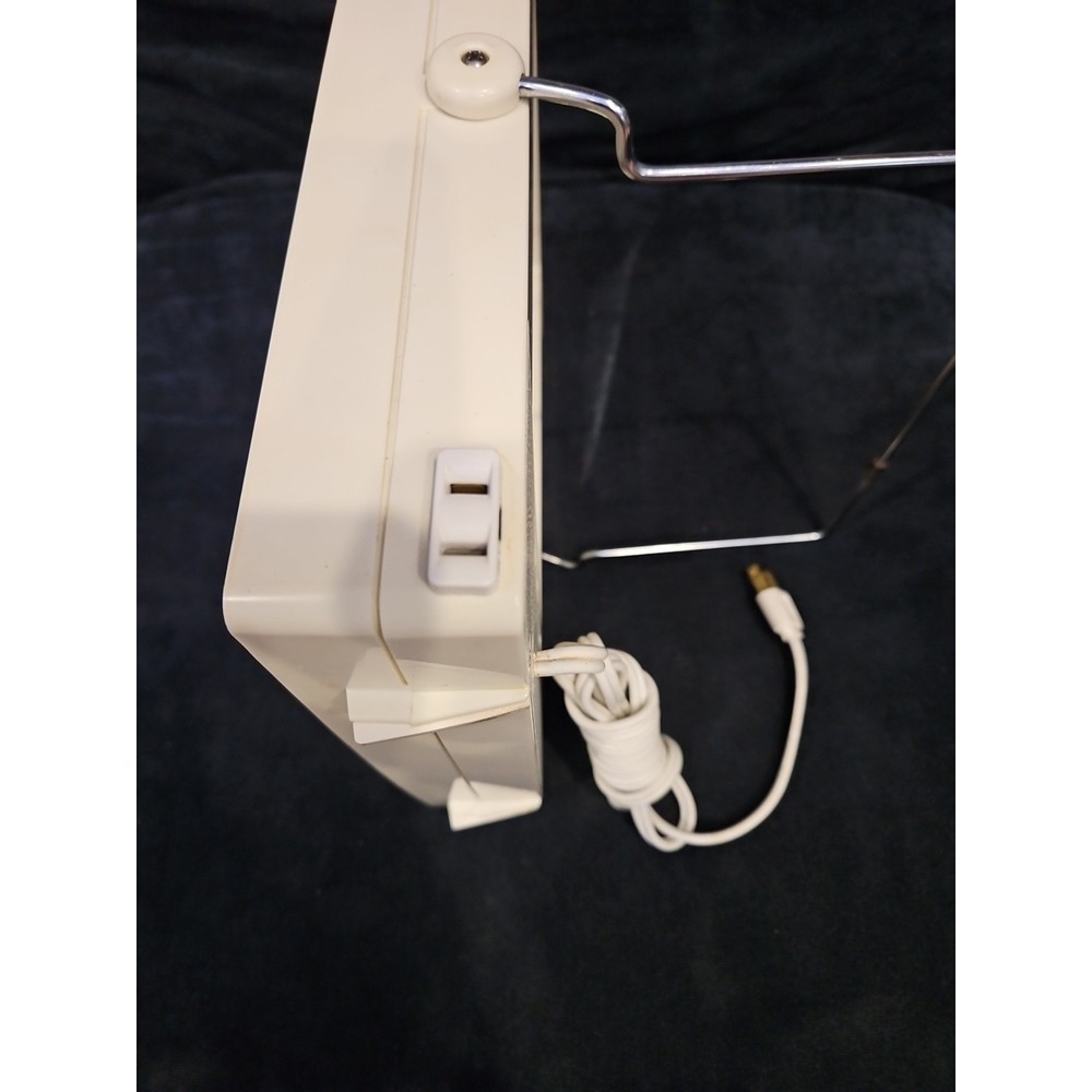 General Electric Deluxe Make Up Light Up Mirror Reversible Zoom Vintage TESTED - Picture 13 of 13